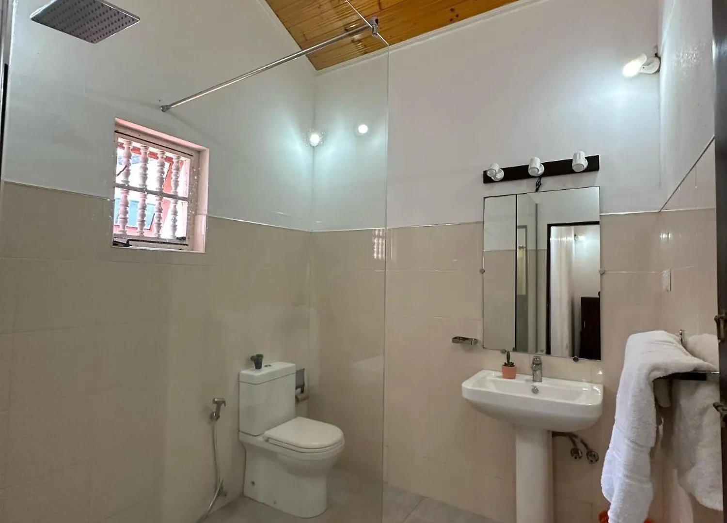 Sky Blue Hostel Negombo